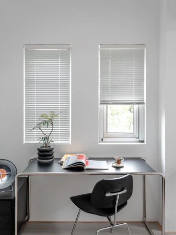 Darphe Motorized Solar Aluminum Blinds