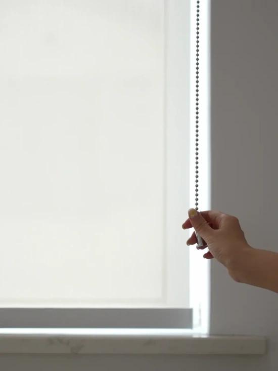 Darphe Custom 3% Light Filtering Motorized Roller Blinds