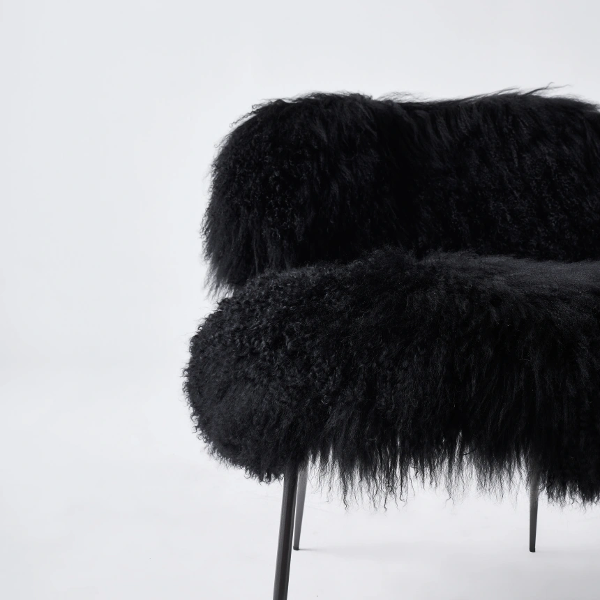 Darphe Black Wool Lounge Chair