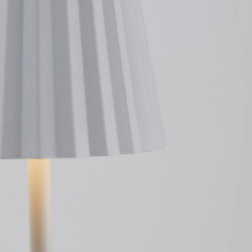 Darphe modern minimalist rechargeable table lamp