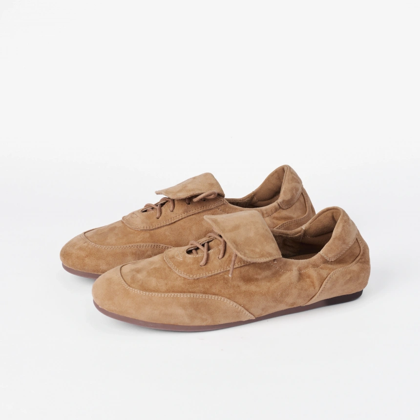 Darphe Modern Accent Chair Fur Fabric Wooden Legs Curved Backrest